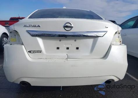 2015 Nissan Altima 2.5 S z USA, uszkodzony, nr VIN 1N4AL3AP1FC454828